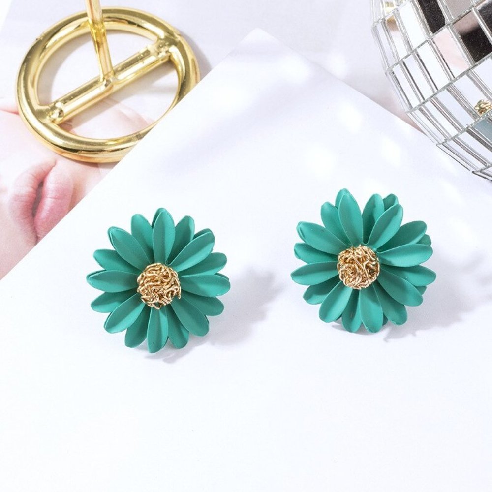 Gold Green Cute Large Daisy Flower Stud Earrings